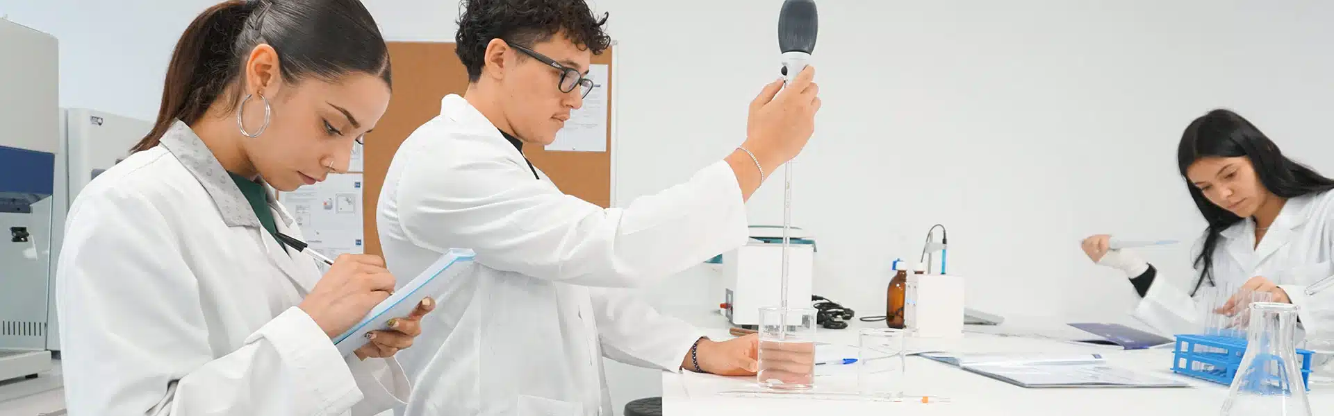 Formación Profesional – Grados Sanidad a distancia