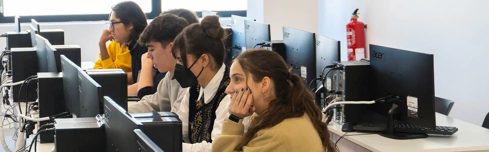Formación Profesional – Grados Informática y Comunicaciones a distancia