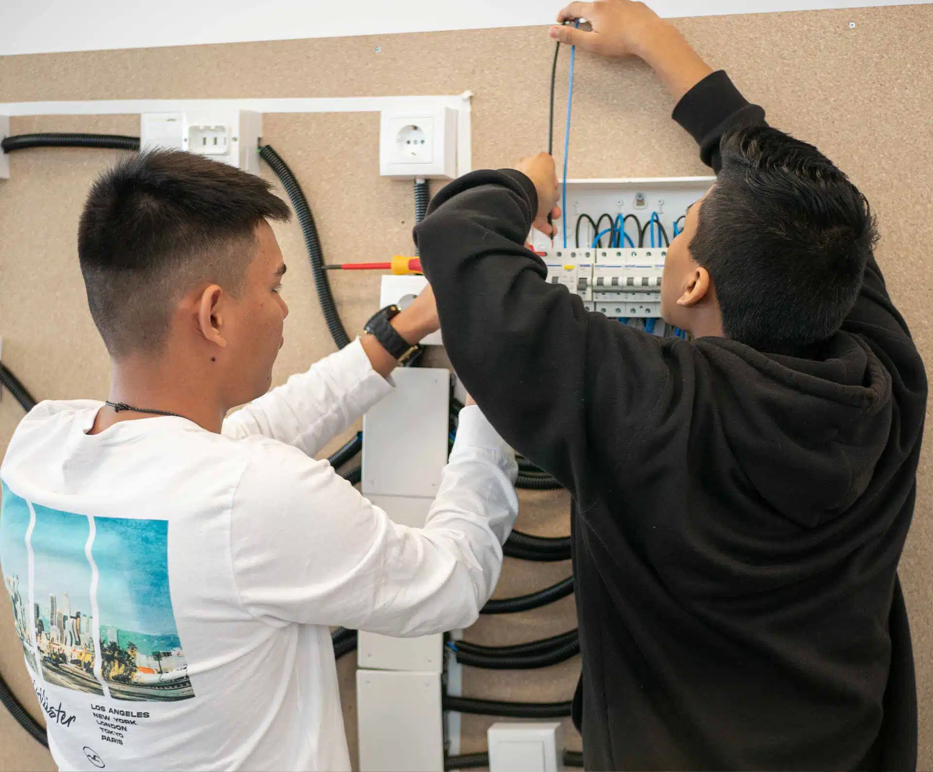 Landing Instalaciones Eléctricas y Automáticas